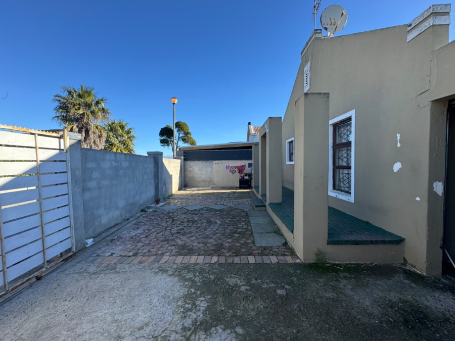 5 Bedroom Property for Sale in Forest Village Western Cape